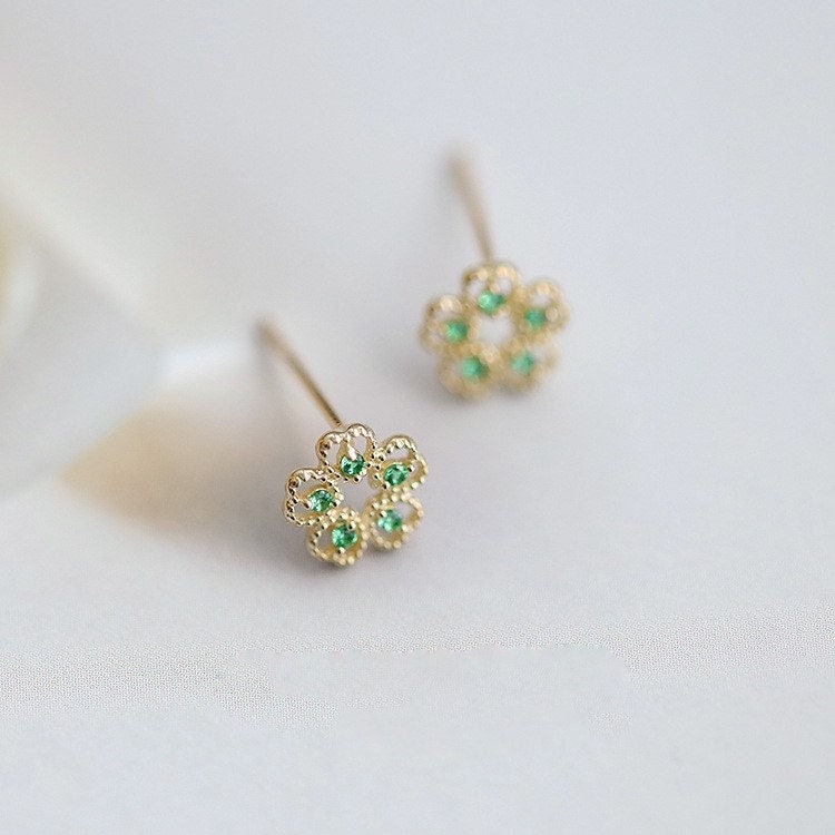 Emerald CZ Flower Earrings, 14k Gold Vermeil Emerald CZ Studs, Minimalist Emerald Earrings, Gifts for Her, Gift for Mom, GE109