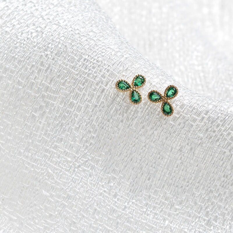 Dainty Clover Emerald CZ Earrings, 925 Silver Lucky Flower Earrings, Gold Emerald Flower Studs, Minimalist Flower Stud, Gift for her, GE13