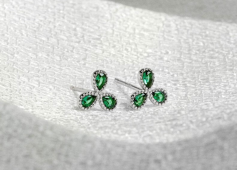 Dainty Clover Emerald CZ Earrings, 925 Silver Lucky Flower Earrings, Gold Emerald Flower Studs, Minimalist Flower Stud, Gift for her, GE13