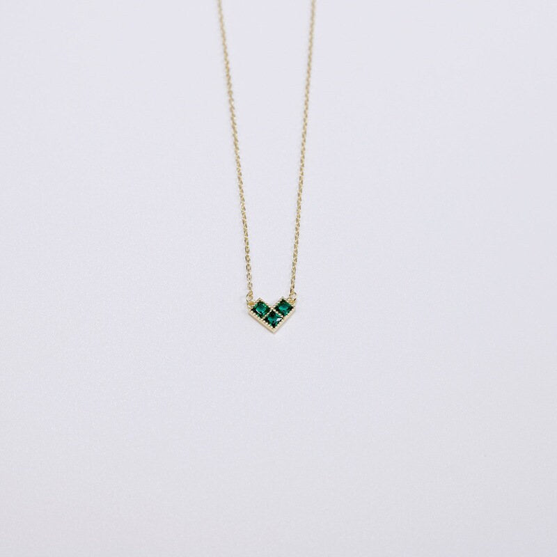 Dainty Emerald Green CZ Heart Shape Necklace, 14k Gold Vermeil Emerald Heart Necklace, Emerald Choker Necklace, Gift for Her, GN74