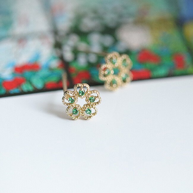 Emerald CZ Flower Earrings, 14k Gold Vermeil Emerald CZ Studs, Minimalist Emerald Earrings, Gifts for Her, Gift for Mom, GE109