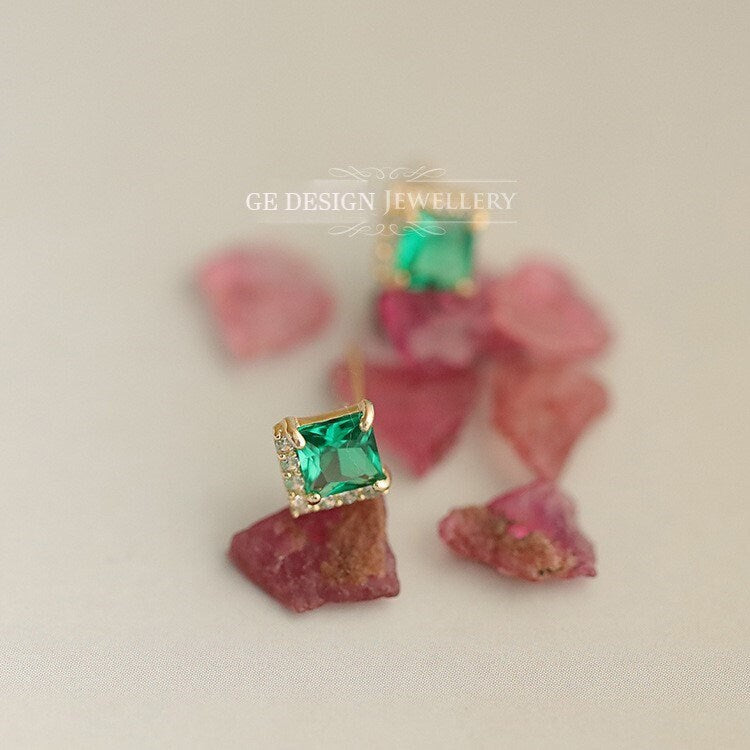 Dainty V-Shape Emerald Earrings, Gold Small Emerald Stud Earrings, Minimalist Green CZ Earrings, Helix Earring, Perfect Gifts for Her, GE82