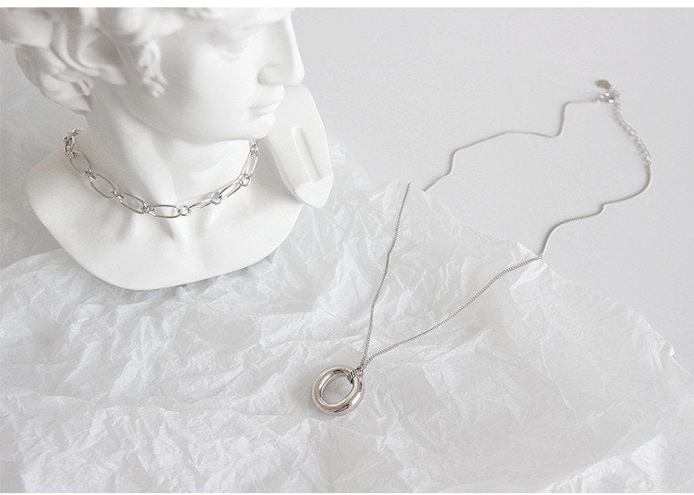 Dainty 925 Silver Abstract Circle Necklace, Olivia-shaped Necklace, Circle Geometry Necklace, Stackable/Layered Necklace, Christmas Gift