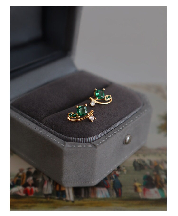 14k Gold Vermeil Fireflies Emerald CZ Stud Earrings, Sparkly Star & Fireflies Emerald CZ Earrings, Unique Design, Gift for her, GE18