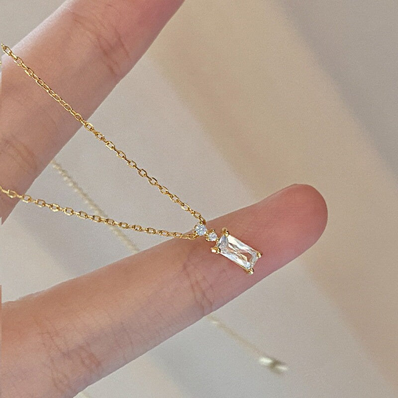 Dainty CZ Diamond Perfume Bottle Necklace, 14k Gold Plated 925 Silver CZ Crystal Necklace, Minimalist Perfume Necklace, Gift for her, GN13