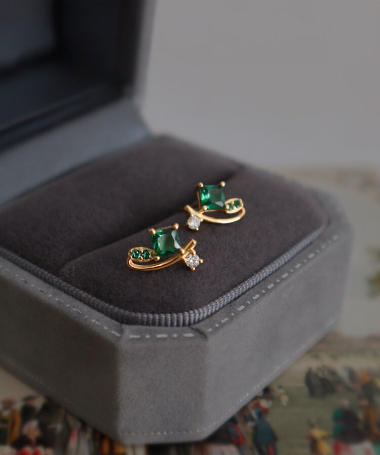 14k Gold Vermeil Fireflies Emerald CZ Stud Earrings, Sparkly Star & Fireflies Emerald CZ Earrings, Unique Design, Gift for her, GE18