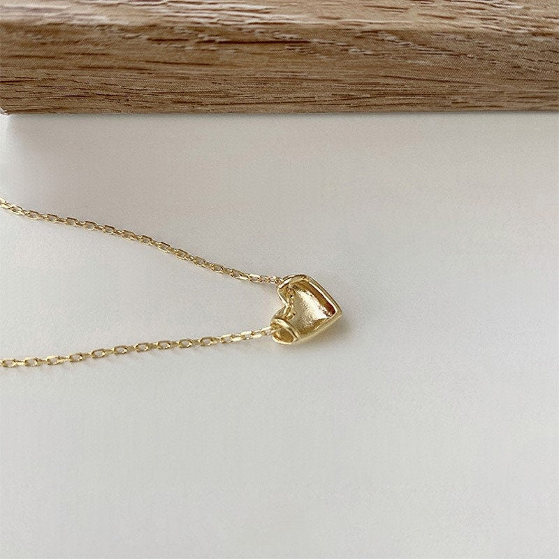 14k Gold Vermeil Dainty Heart Necklace, Gold Heart Pendant, Gold Heart Necklace, Minimalist Necklace, Mom Gift, Gifts for Her, GN19