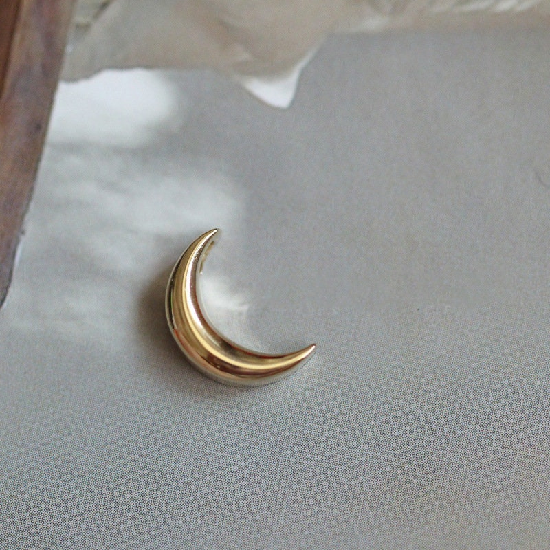 Dainty Gold Crescent Moon Necklace, 14k Gold Vermeil Moon Necklace, Minimalist Moon Choker, Stackable Moon Necklace, GN28