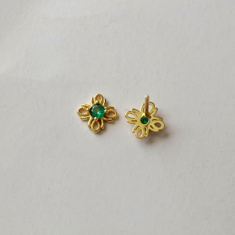 Dainty Gold Emerald CZ Stud Earrings, Deliciated Flower Emerald Earrings, Gold Emerald Flower Studs, Minimalist Green Earring, Gift, GE50