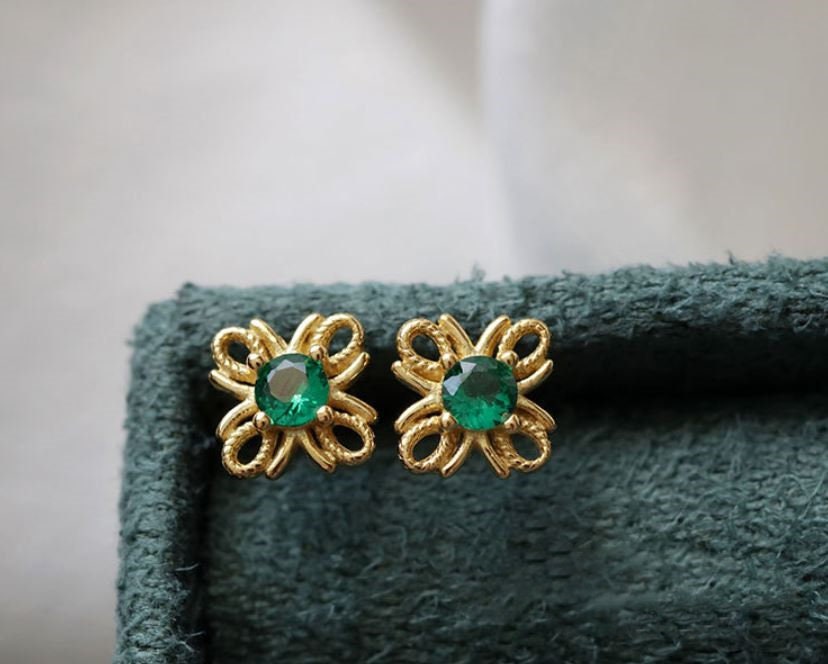 Dainty Gold Emerald CZ Stud Earrings, Deliciated Flower Emerald Earrings, Gold Emerald Flower Studs, Minimalist Green Earring, Gift, GE50