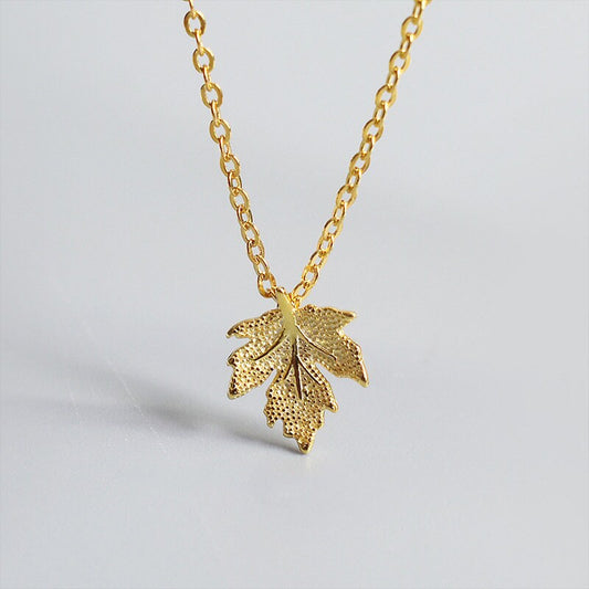 Gold Maple Leaf Necklace, 14k Gold Vermeil Maple Leaf Pendant, Dainty Plant Design Necklace, Minimalist Necklace, Gift for her, GN35