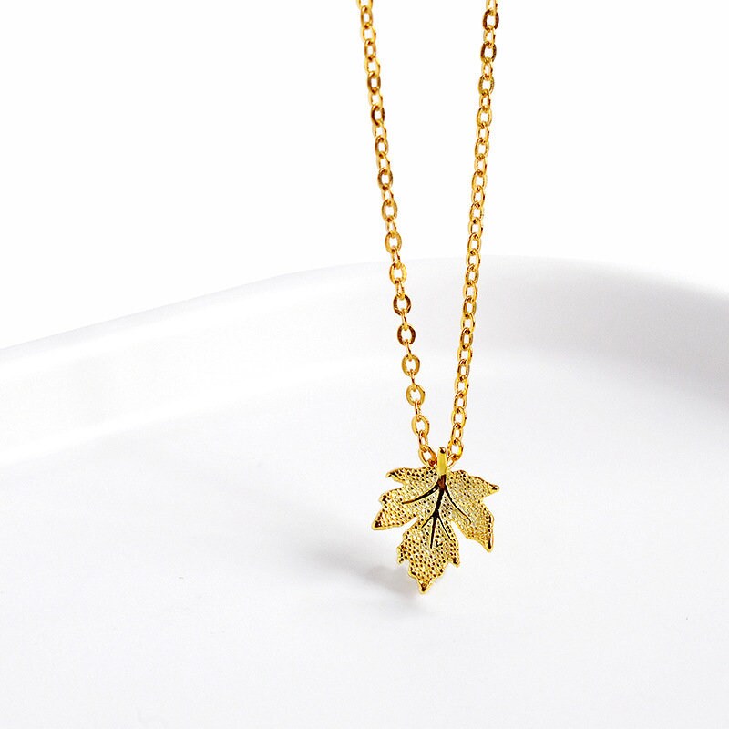 Gold Maple Leaf Necklace, 14k Gold Vermeil Maple Leaf Pendant, Dainty Plant Design Necklace, Minimalist Necklace, Gift for her, GN35