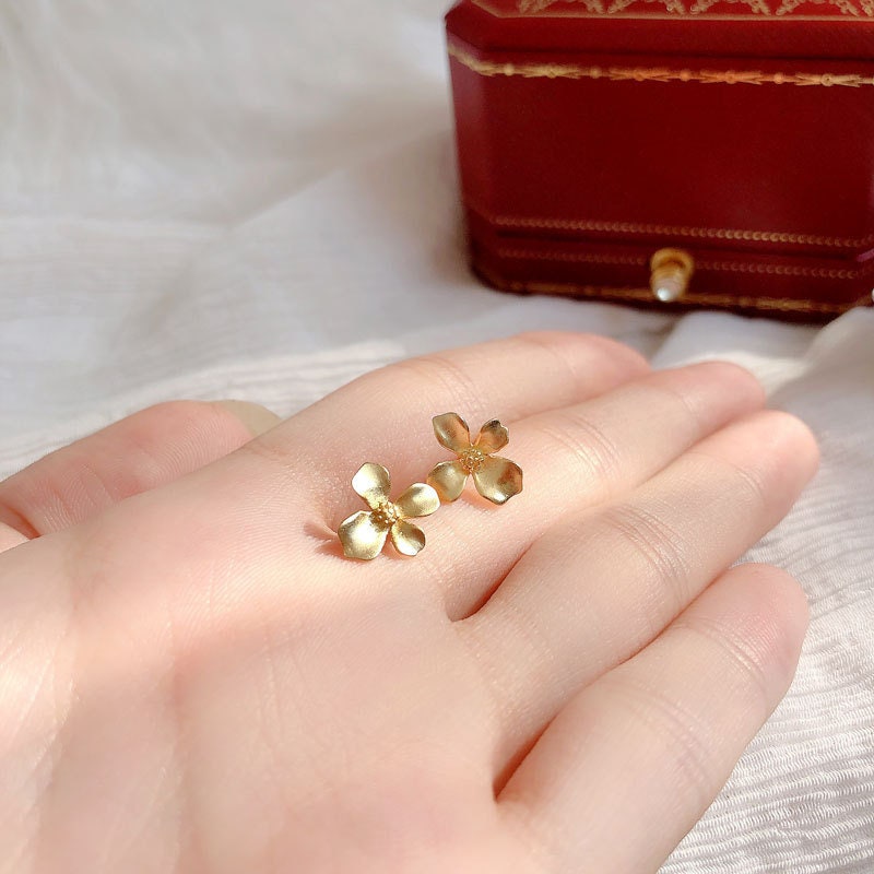 Gold Gardenia Stud Earrings, Gold Vermeil Flower Earrings, Dainty Plant Earrings, Natural Earrings, Minimalist Earrings, Christmas Gift GE88