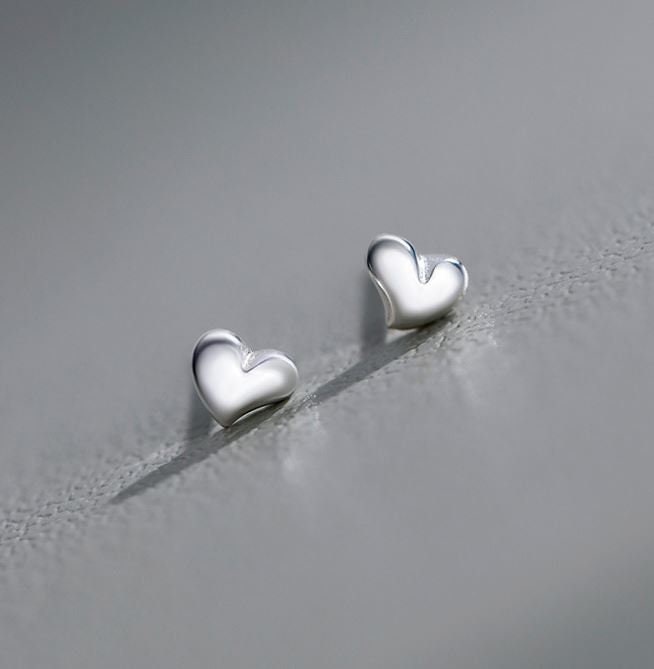 Sterling Silver Tiny Heart Stud Earrings, Dainty Silver Heart Earrings, Minimalist Heart Earring, Helix/Tragus Earring, Gift for her, GE125