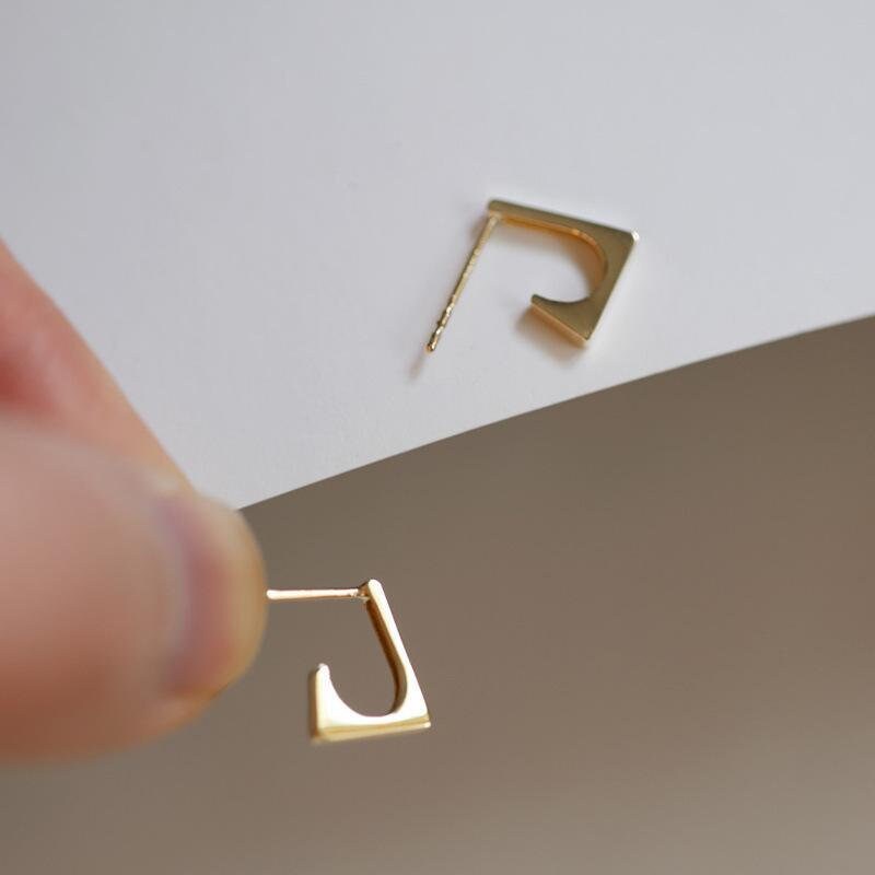 Gold L-Shaped Earrings, Dainty Geometry Earrings, Letter Earrings, Minimalist Gold Earring, Gift for her, Perfect for everyday, GE136