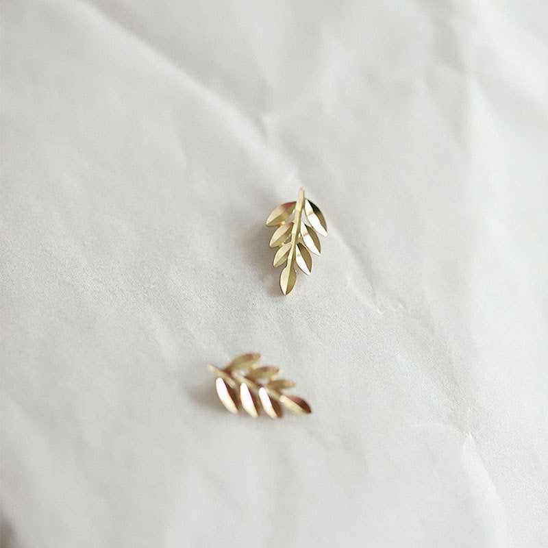 Dainty Gold Leaf Earrings, Tiny Gold Plant Earrings, Gold Leaves Studs, Minimalist Plant Studs, Plant-lover Earrings, Christmas Gift, GE110