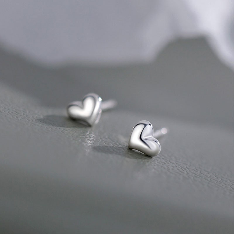 Sterling Silver Tiny Heart Stud Earrings, Dainty Silver Heart Earrings, Minimalist Heart Earring, Helix/Tragus Earring, Gift for her, GE125