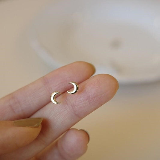 Tiny Crescent Moon Earrings, 925 Silver Moon Studs, Baby Moon Earrings, 14K Gold Vermeil Moon Earrings, Helix Moon Studs, Minimalist, GE135