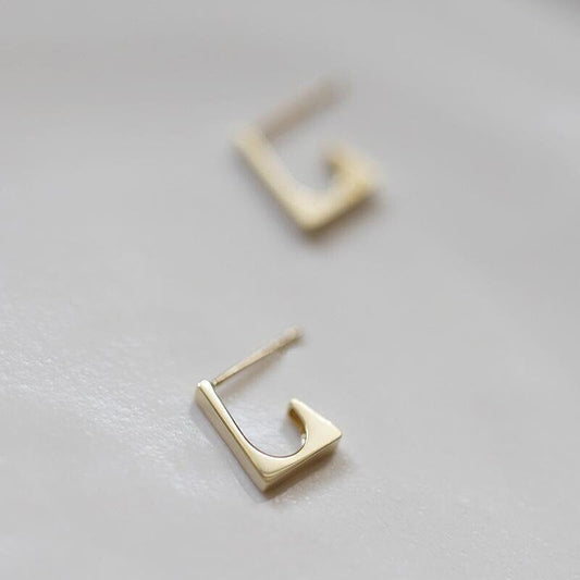 Gold L-Shaped Earrings, Dainty Geometry Earrings, Letter Earrings, Minimalist Gold Earring, Gift for her, Perfect for everyday, GE136