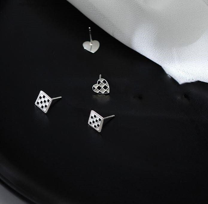 S925 Silver Checkerboard Stud Earrings, Black White Checkerboard Earrings, Diamond Shape Earring, Heart Shape Earrings, Minimalist, GE163