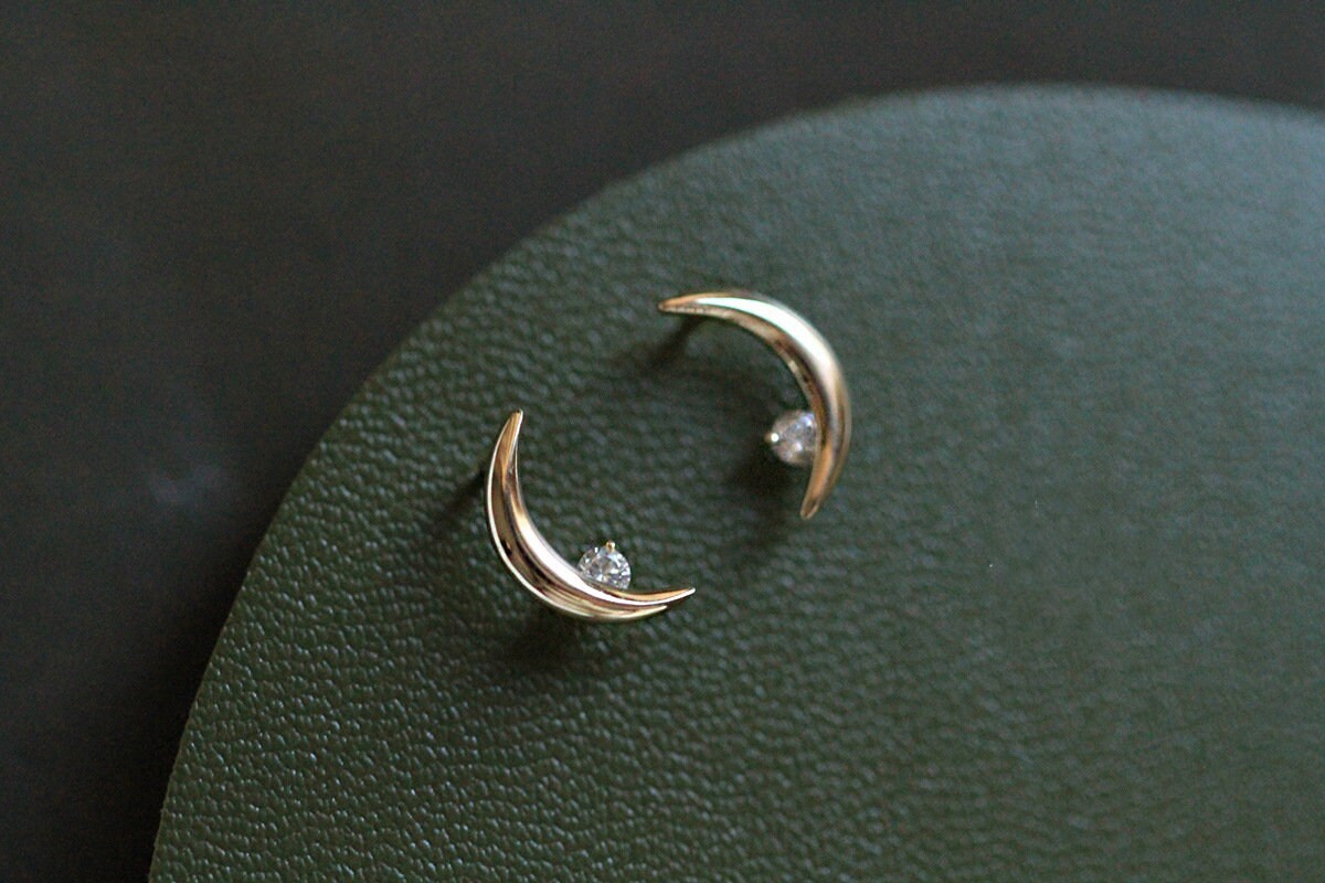 Delicate CZ Crescent Moon Stud Earrings, Gold Moon Earrings, Minimalist Moon Studs, Tiny Moon Earring, Perfect for Everyday, Gift, GE165