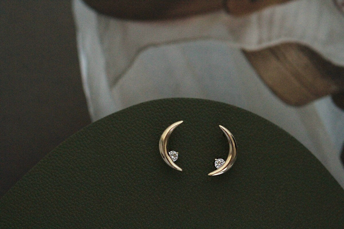 Delicate CZ Crescent Moon Stud Earrings, Gold Moon Earrings, Minimalist Moon Studs, Tiny Moon Earring, Perfect for Everyday, Gift, GE165