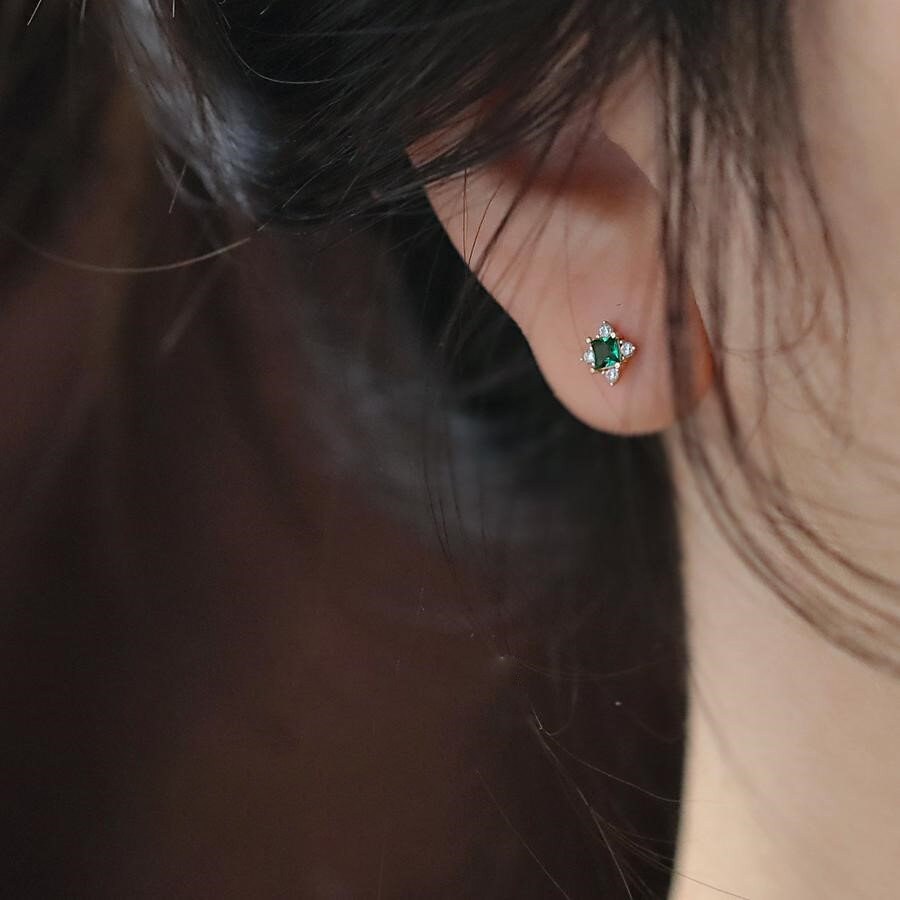 Dainty Emerald CZ Stud Earrings, Gold Emerald Earrings, Square Emerald Green Studs, Minimalist Green Earring, Gift for her, GE215