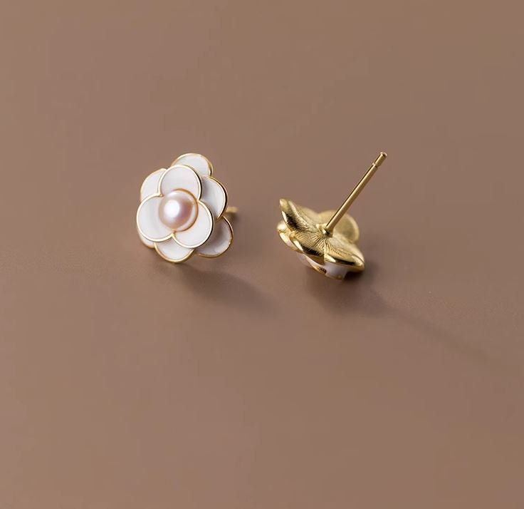 Stereoscopic Camellia Stud Earrings, Gold Camellia Earrings, White Flower Earrings, Minimalist Plant Earrings, Gift for her, GE271