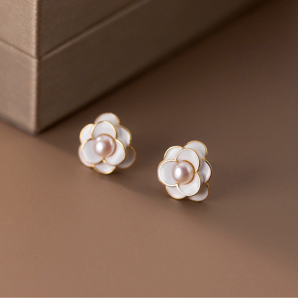 Stereoscopic Camellia Stud Earrings, Gold Camellia Earrings, White Flower Earrings, Minimalist Plant Earrings, Gift for her, GE271