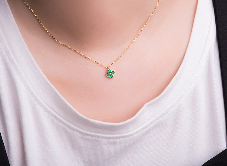 Tiny Emerald CZ Clover Necklace, Small Emerald Flower Necklace, Four Leaf Emerald Necklace, Minimalist Green CZ Necklace, Gift for her, GN81