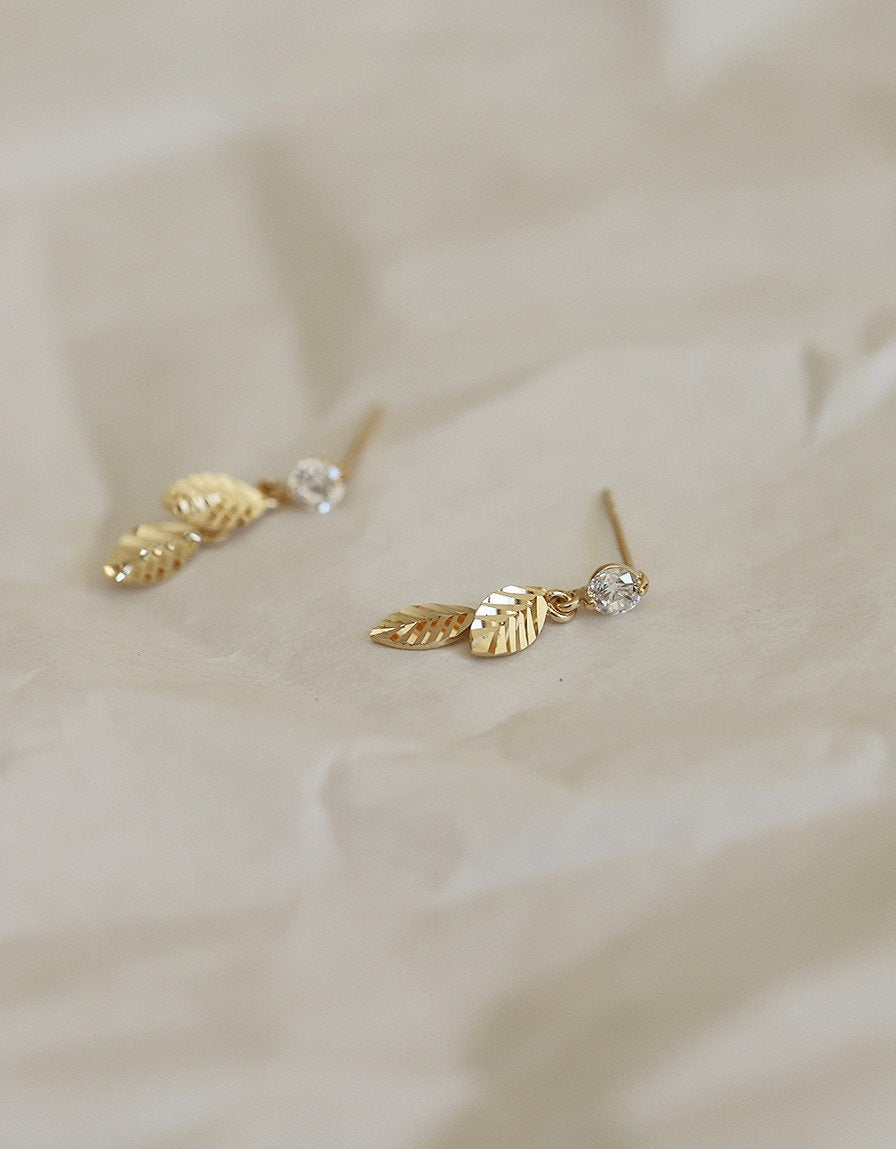 14k Solid Gold Leaf Drop Earrings, Solid Gold CZ Leaf Earring, Minimalist Gold Plant earrings, Perfect for Everyday, Gift for her,GKE11