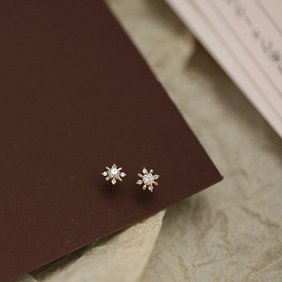 Gold Tiny Sun Stud Earrings, 925 Silver Small Snowflake Earrings, Helix Earrings, Minimalist Cross Snowflake Earring, Gift for her, GE300